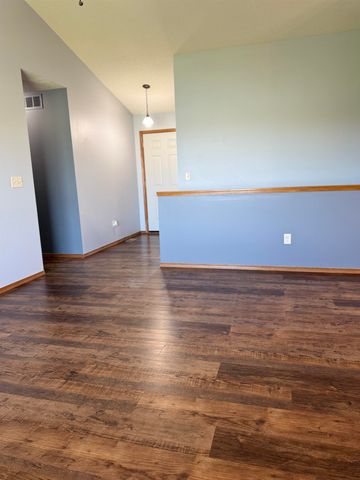 1605 N Nickelton Cir, Wichita, KS 67235