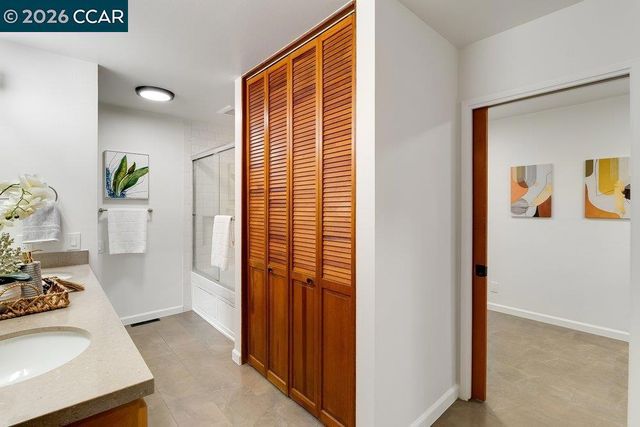 7875 7875 Skyline Blvd, Oakland, CA 94611