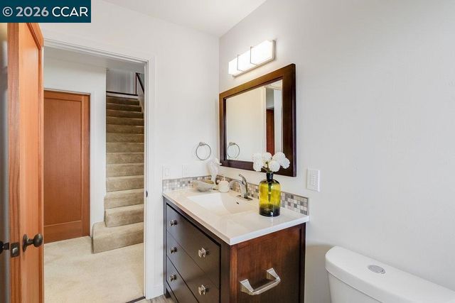 7875 7875 Skyline Blvd, Oakland, CA 94611