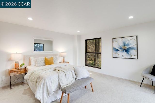 7875 7875 Skyline Blvd, Oakland, CA 94611