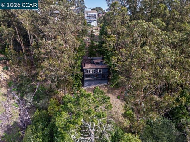 7875 7875 Skyline Blvd, Oakland, CA 94611