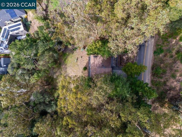 7875 7875 Skyline Blvd, Oakland, CA 94611