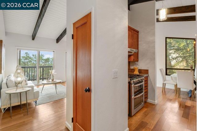 7875 7875 Skyline Blvd, Oakland, CA 94611