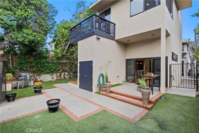 341 S Meadows, Manhattan Beach, CA 90266