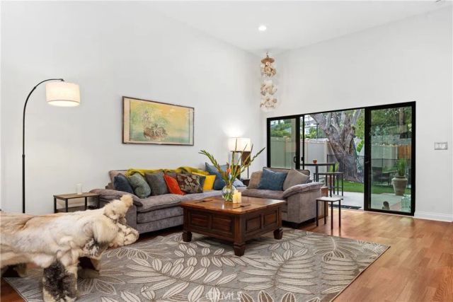 341 S Meadows, Manhattan Beach, CA 90266