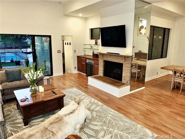 341 S Meadows, Manhattan Beach, CA 90266