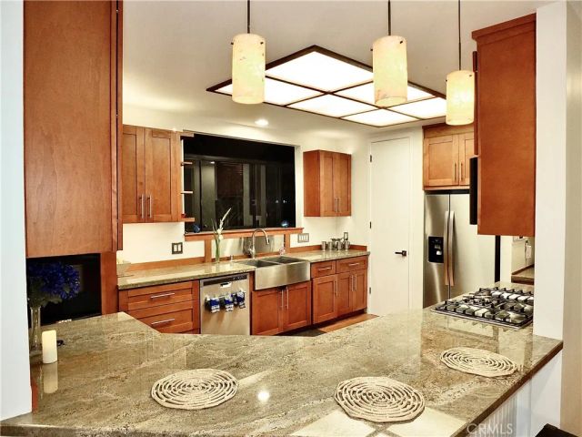 341 S Meadows, Manhattan Beach, CA 90266