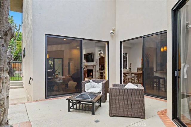 341 S Meadows, Manhattan Beach, CA 90266