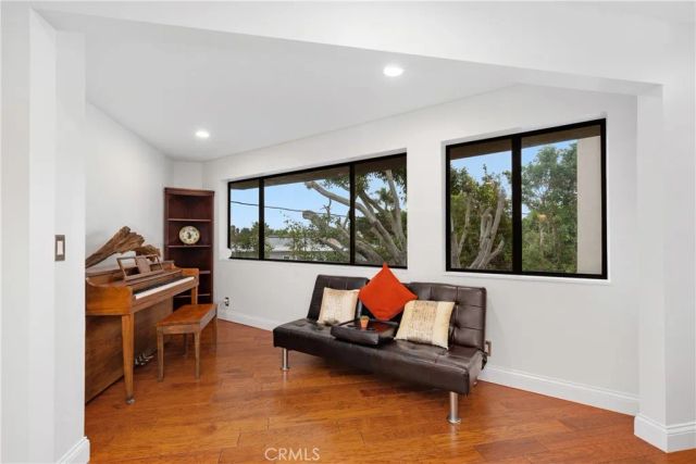 341 S Meadows, Manhattan Beach, CA 90266