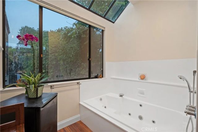 341 S Meadows, Manhattan Beach, CA 90266