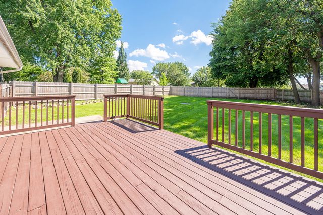 542 S 14th Street, St. Charles, IL 60174
