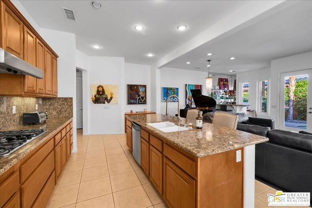 105 Shoreline Drive, Rancho Mirage, CA 92270