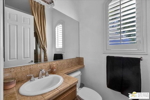 105 Shoreline Drive, Rancho Mirage, CA 92270