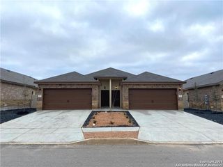 1505 lucille, Seguin, TX 78155