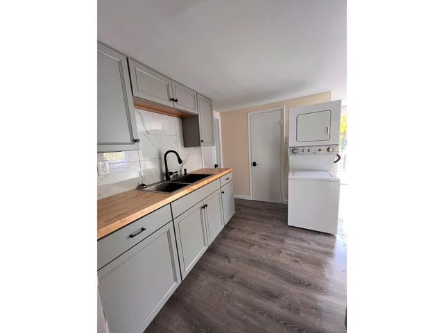 87 Spring Street, Burlington, VT 05401