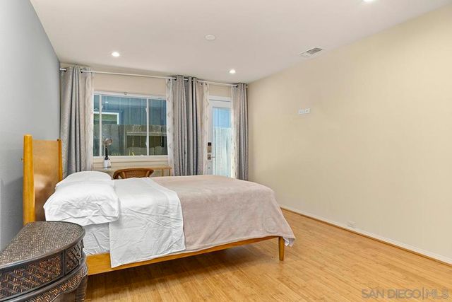 2939 GOVERNOR DRIVE, San Diego, CA 92122