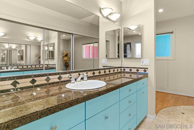 2939 GOVERNOR DRIVE, San Diego, CA 92122