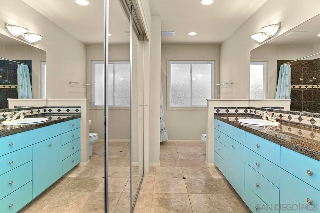 Image 17 of property listing at 2939 GOVERNOR DRIVE, San Diego, CA 92122