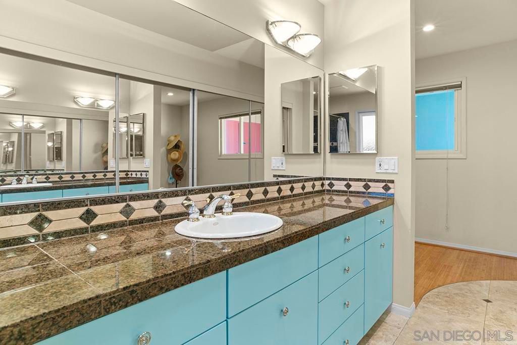 Image 18 of property listing at 2939 GOVERNOR DRIVE, San Diego, CA 92122