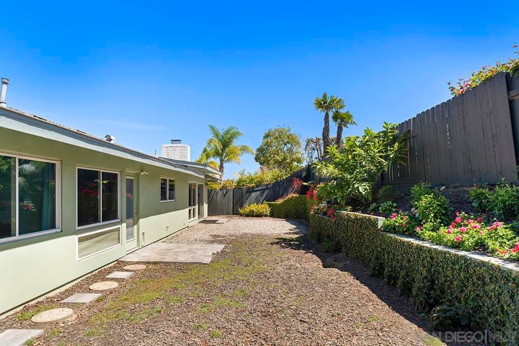 Image 22 of property listing at 2939 GOVERNOR DRIVE, San Diego, CA 92122