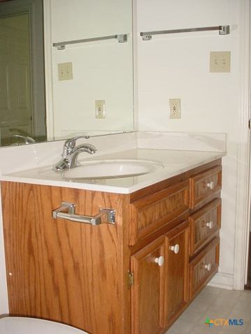 104 Jocelyn Circle, Victoria, TX 77901