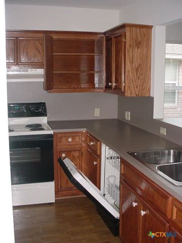 104 Jocelyn Circle, Victoria, TX 77901