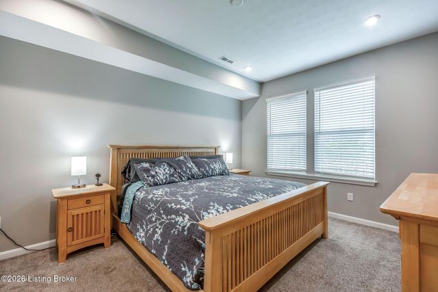 10027 Windcrest Farms Ln 19B, Louisville, KY 40291