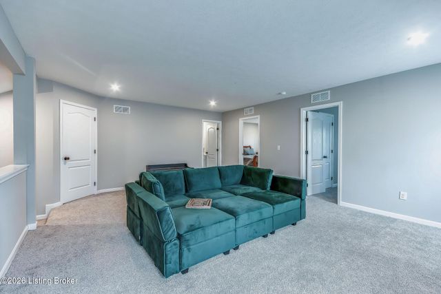 10027 Windcrest Farms Ln 19B, Louisville, KY 40291