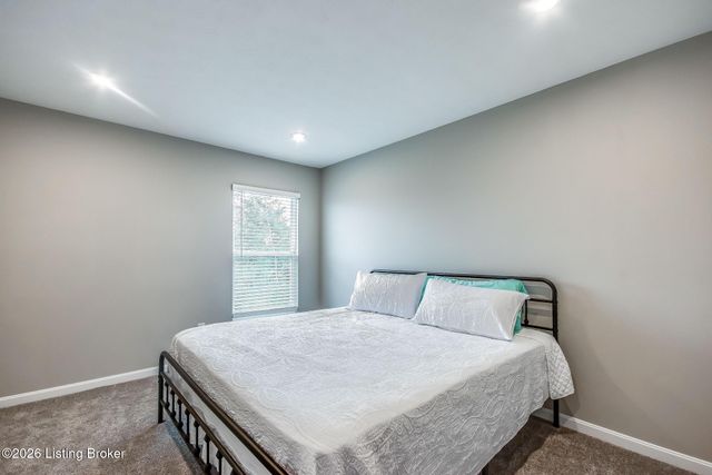 10027 Windcrest Farms Ln 19B, Louisville, KY 40291