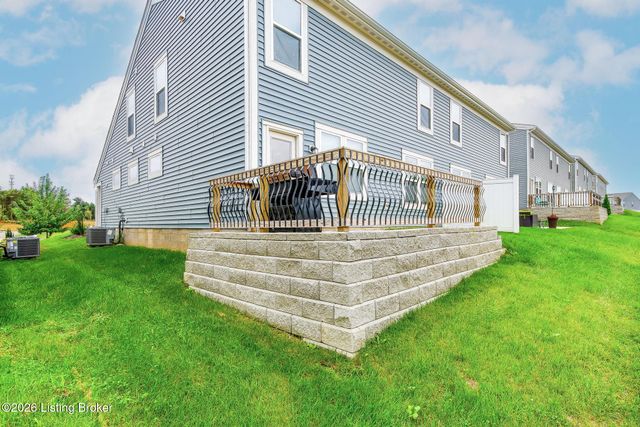 10027 Windcrest Farms Ln 19B, Louisville, KY 40291