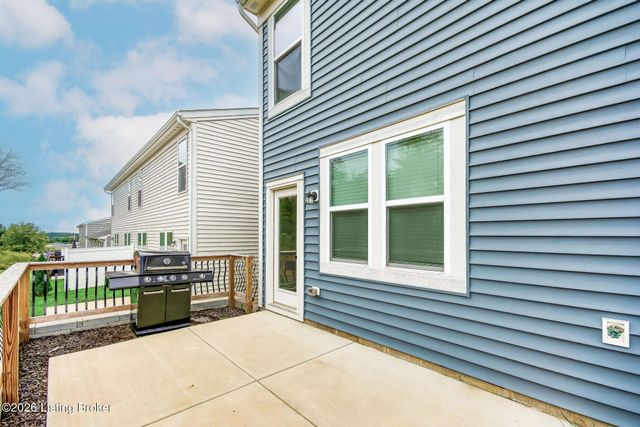 10027 Windcrest Farms Ln 19B, Louisville, KY 40291