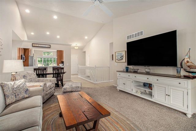 2219 Gray Oak Cove 37, Portage, MI 49024