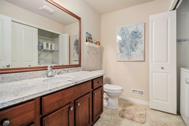 2219 Gray Oak Cove 37, Portage, MI 49024