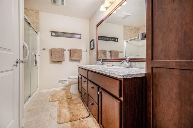 2219 Gray Oak Cove 37, Portage, MI 49024