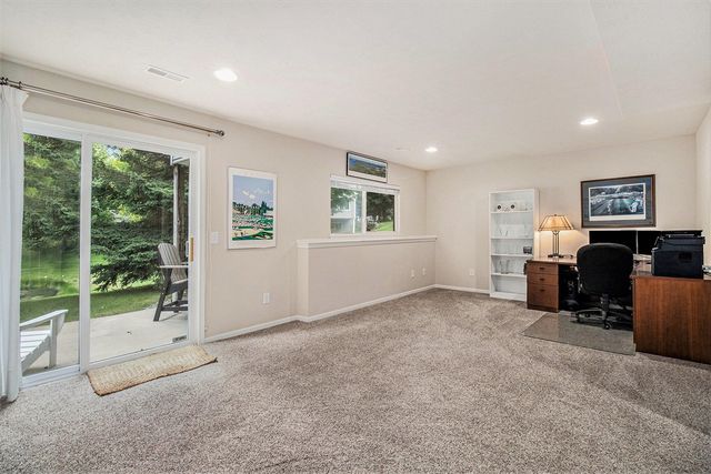 2219 Gray Oak Cove 37, Portage, MI 49024