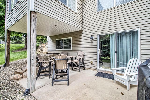 2219 Gray Oak Cove 37, Portage, MI 49024