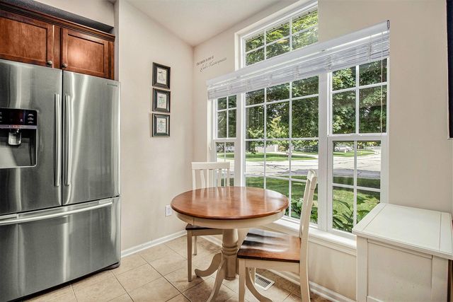 2219 Gray Oak Cove 37, Portage, MI 49024