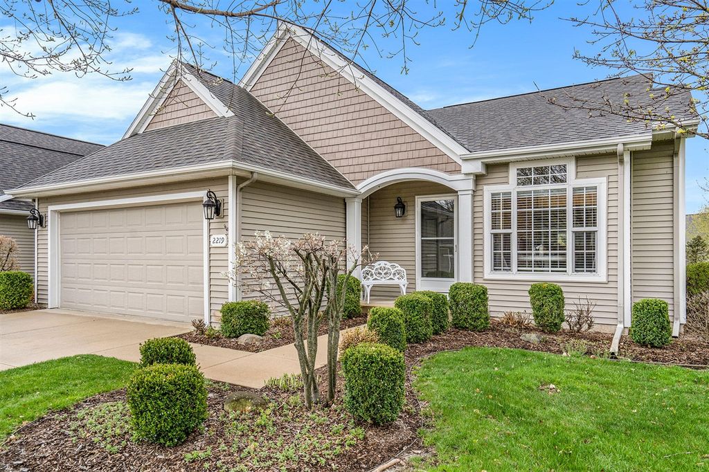 2219 Gray Oak Cove 37, Portage, MI 49024