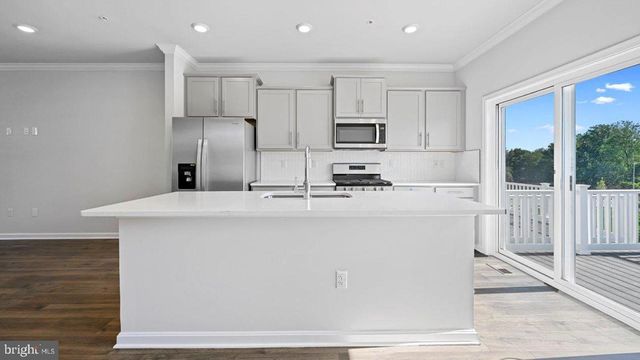 4 MERION AVE, Rosedale, MD 21237
