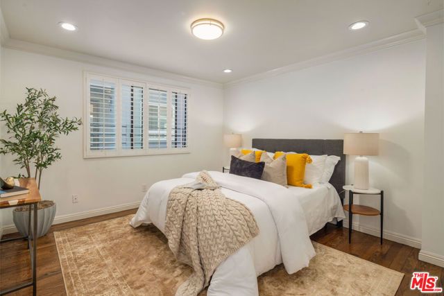 1226 N Kings Road 4, West Hollywood, CA 90069