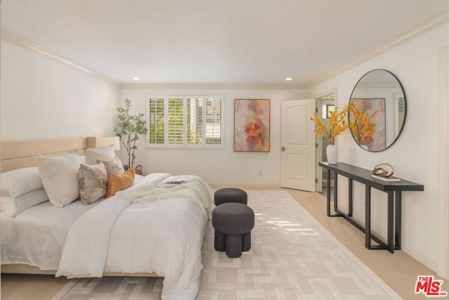 1226 N Kings Road 4, West Hollywood, CA 90069