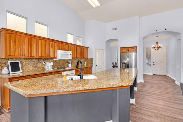 2747 Austin Ave, Clovis, CA 93611