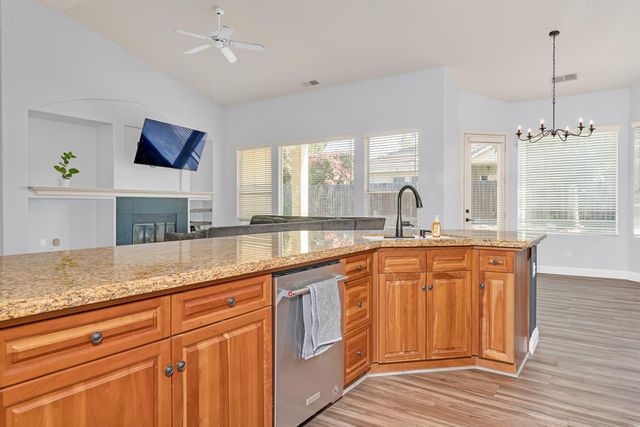 2747 Austin Ave, Clovis, CA 93611