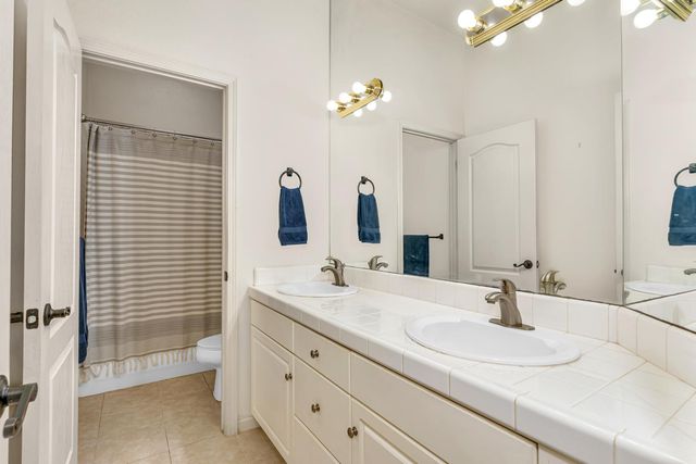 2747 Austin Ave, Clovis, CA 93611
