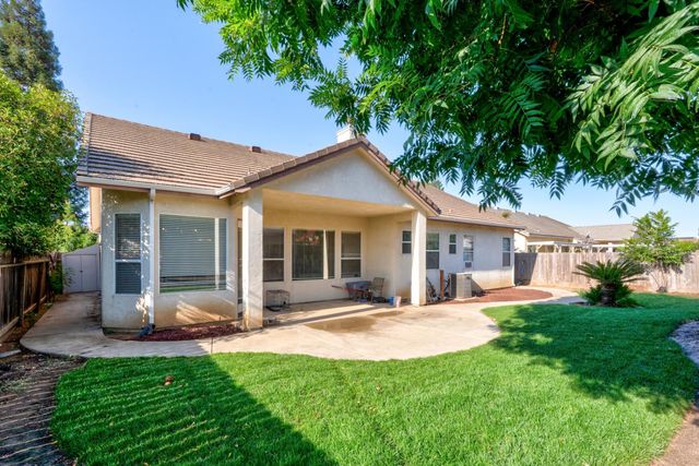 2747 Austin Ave, Clovis, CA 93611