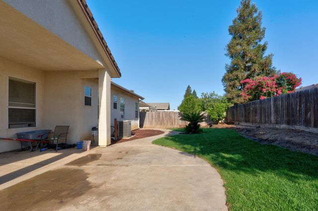 2747 Austin Ave, Clovis, CA 93611