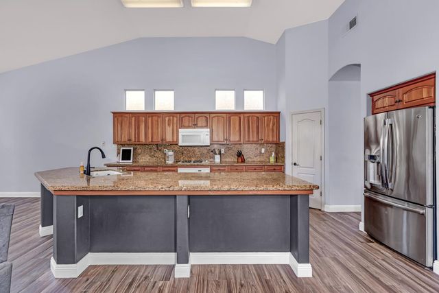 2747 Austin Ave, Clovis, CA 93611