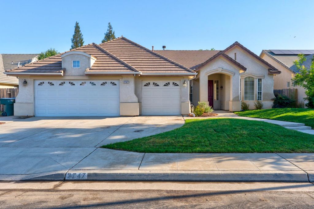 2747 Austin Ave, Clovis, CA 93611