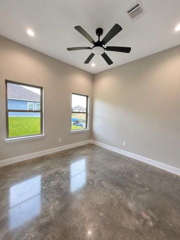 10749 S Lake Mist Lane, Willis, TX 77318