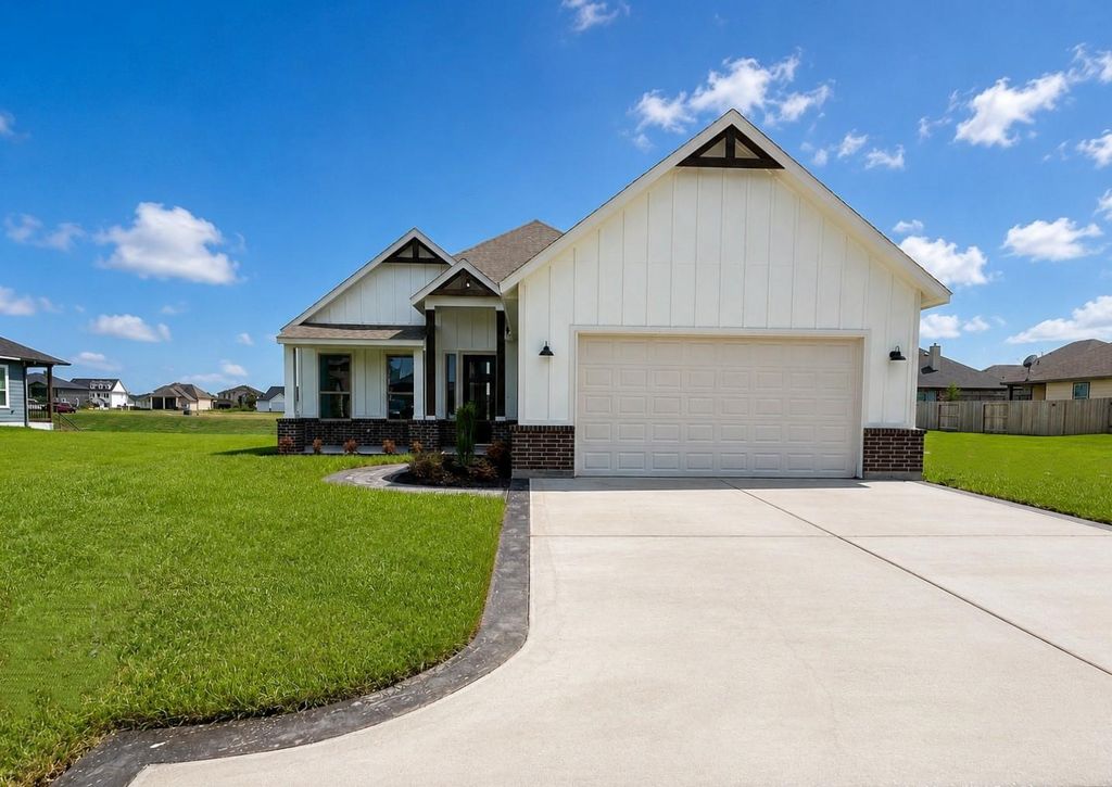 10749 S Lake Mist Lane, Willis, TX 77318